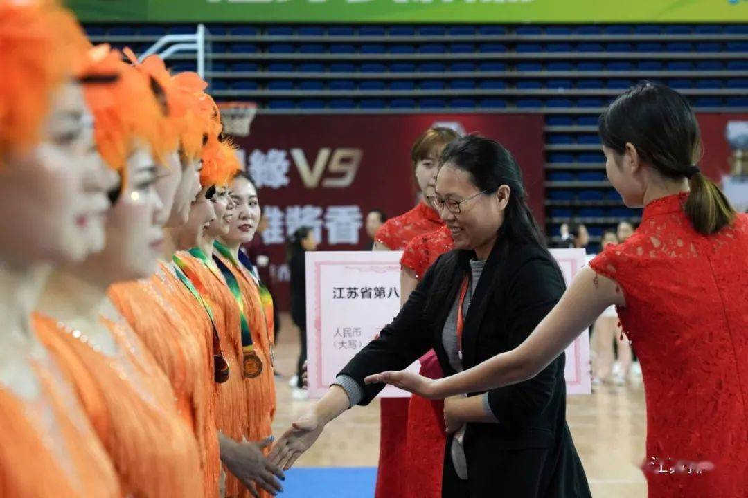 开云体育-排舞大赛上演强手对决,快节奏展现技艺