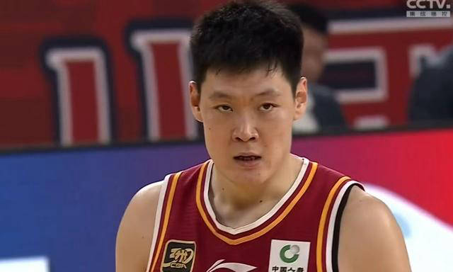 开云体育-对手步步紧逼，球队最终战胜对手
